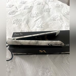 Straight Ahead Bionic Gold Collection Hair Straightener